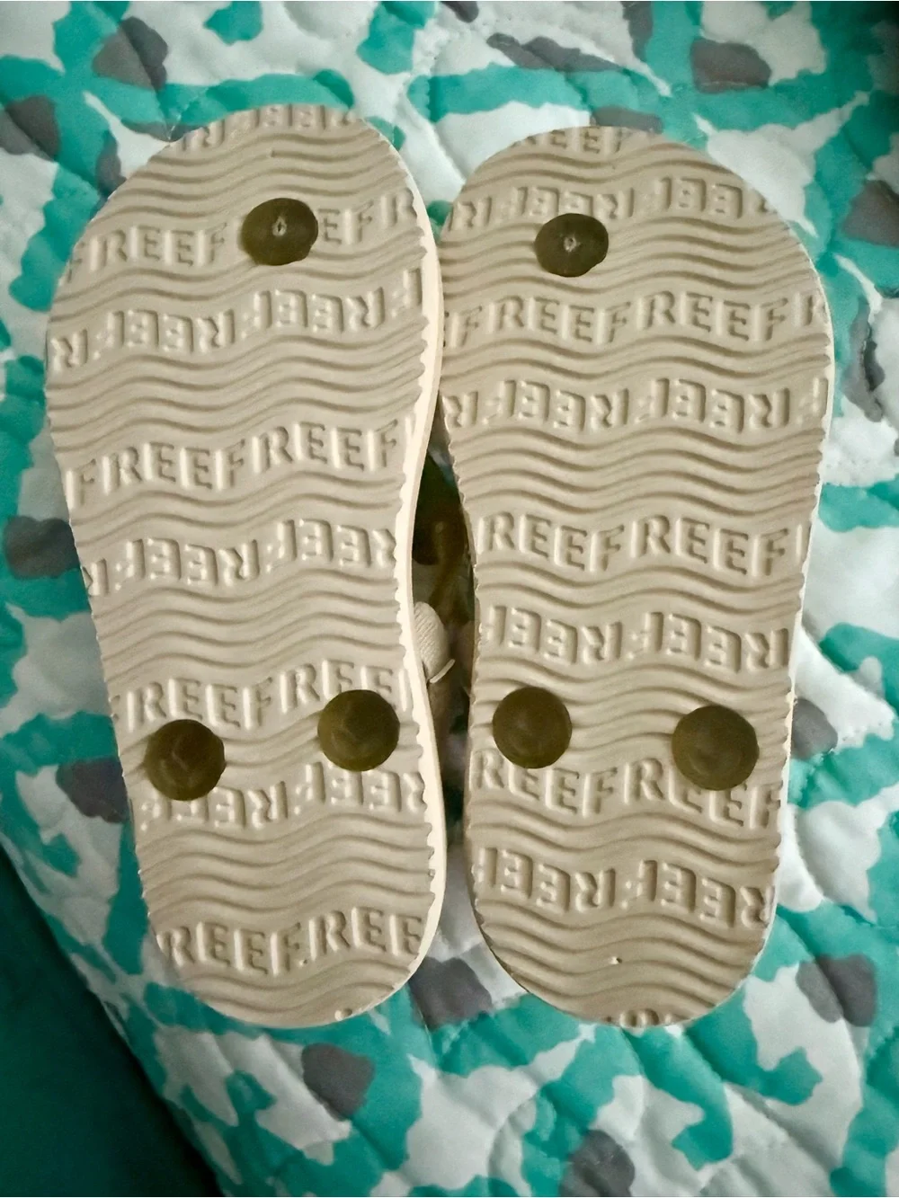 Reef Kids size 9 Tan Sandal with Olive-Green Straps